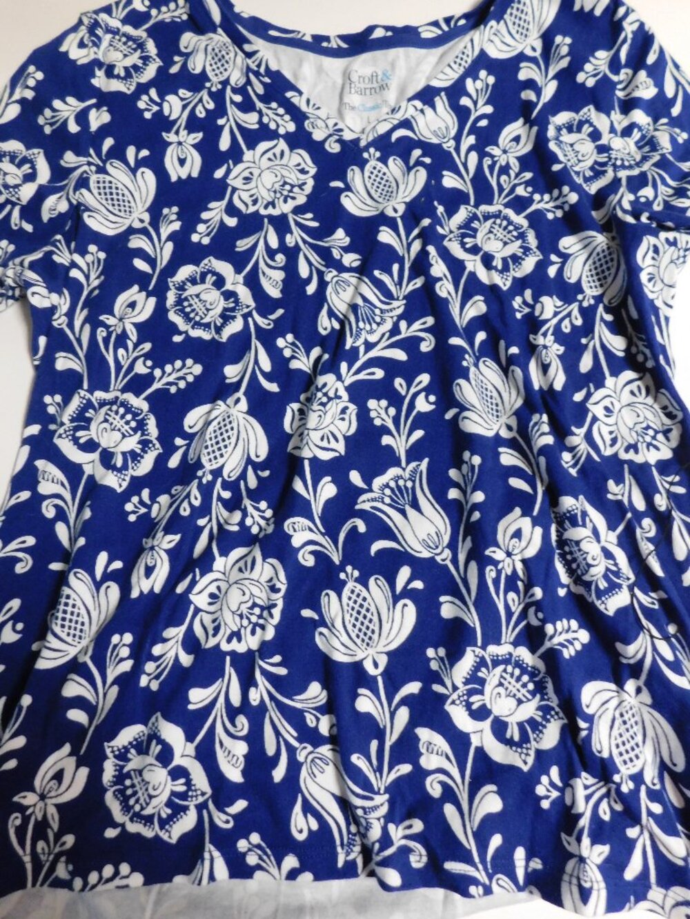 Croft & Barrow Large Women's T-Shirt - Navy & White Floral Design